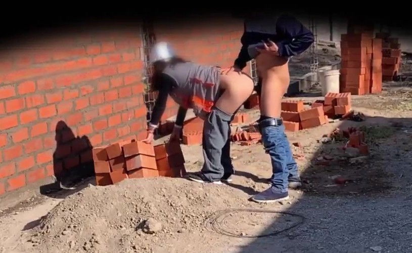 Chịch em giám sát ngay tại công trường tranh thủ giờ nghỉ trưa công trình vắng người